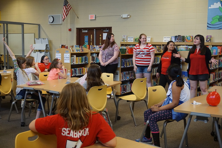 <p>Q&A with the NIU student engineers (from left: Laura Vogl, Amy Kofoed, Sandhya Chapagain, and Maria Barlas). Laura shared with BPS101 students that her favorite subject in high school was calculus. Cool!</p>
